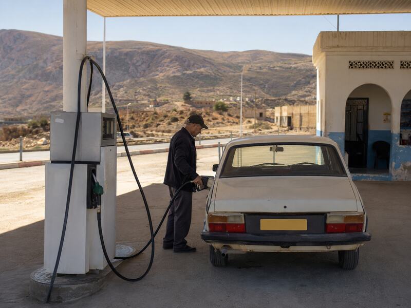 Antigua gasolinera de Argelia, último país en abandonar la gasolina con plomo en 2021